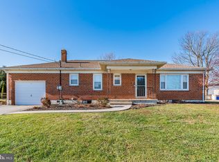 208 N Highland Dr, Shrewsbury, PA 17361