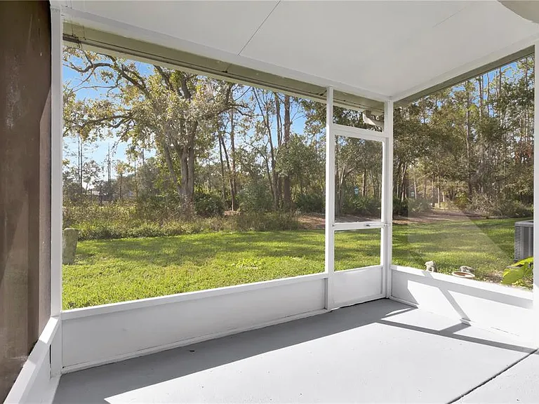 34902 Teeview Ln — Photo 12