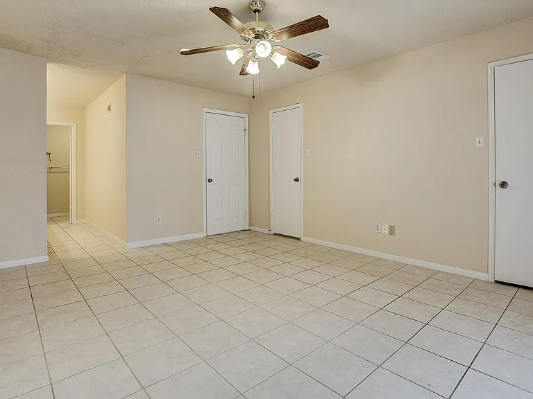 1538 Ainsdale Dr — Photo 12