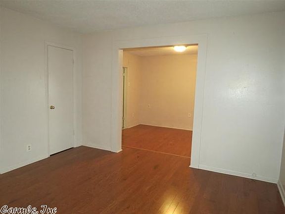 4th image of 1400 Belmont Dr