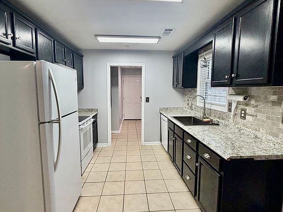 3rd image of 86 John Lovelace Rd