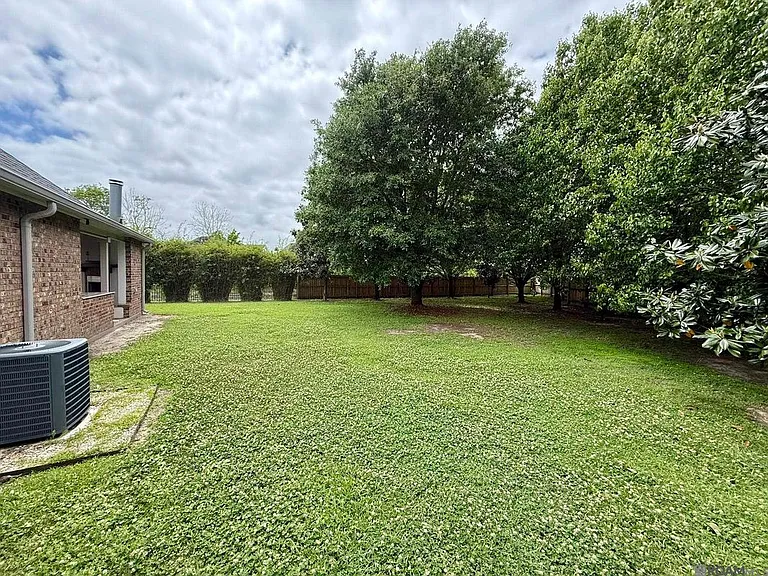 10408 Springtree Ave — Photo 21