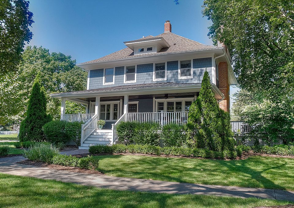 2nd image of 239 W Franklin Ave