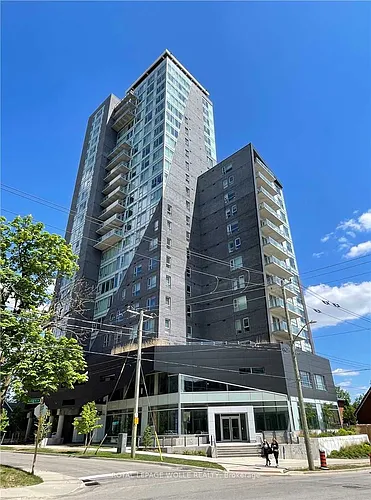 158 King St N Photo 1