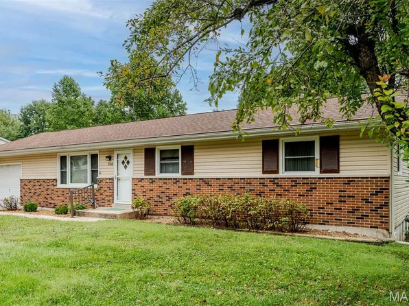 206 Valley Dr, Washington, MO 63090