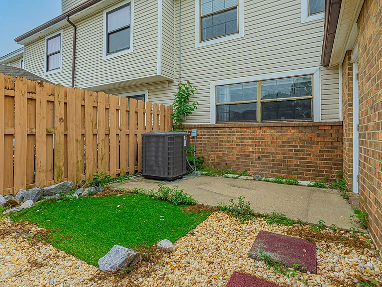 16-web-or-mls-11 DSC06427-HDR-Edit-2_05122026