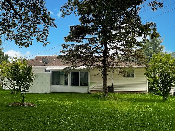 2nd image of 6480 Balsam Dr