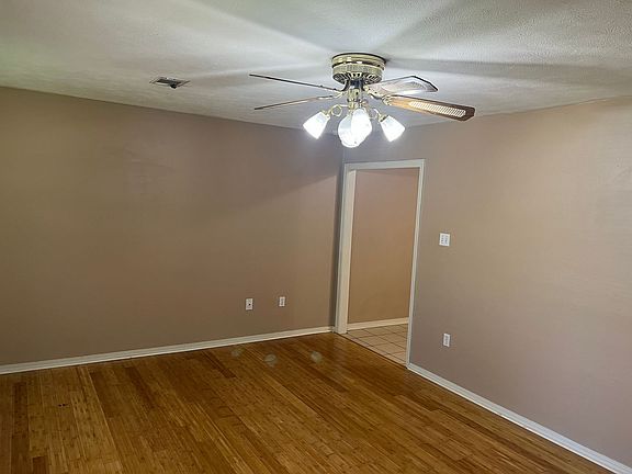 3rd image of 1917 Tyler St #B