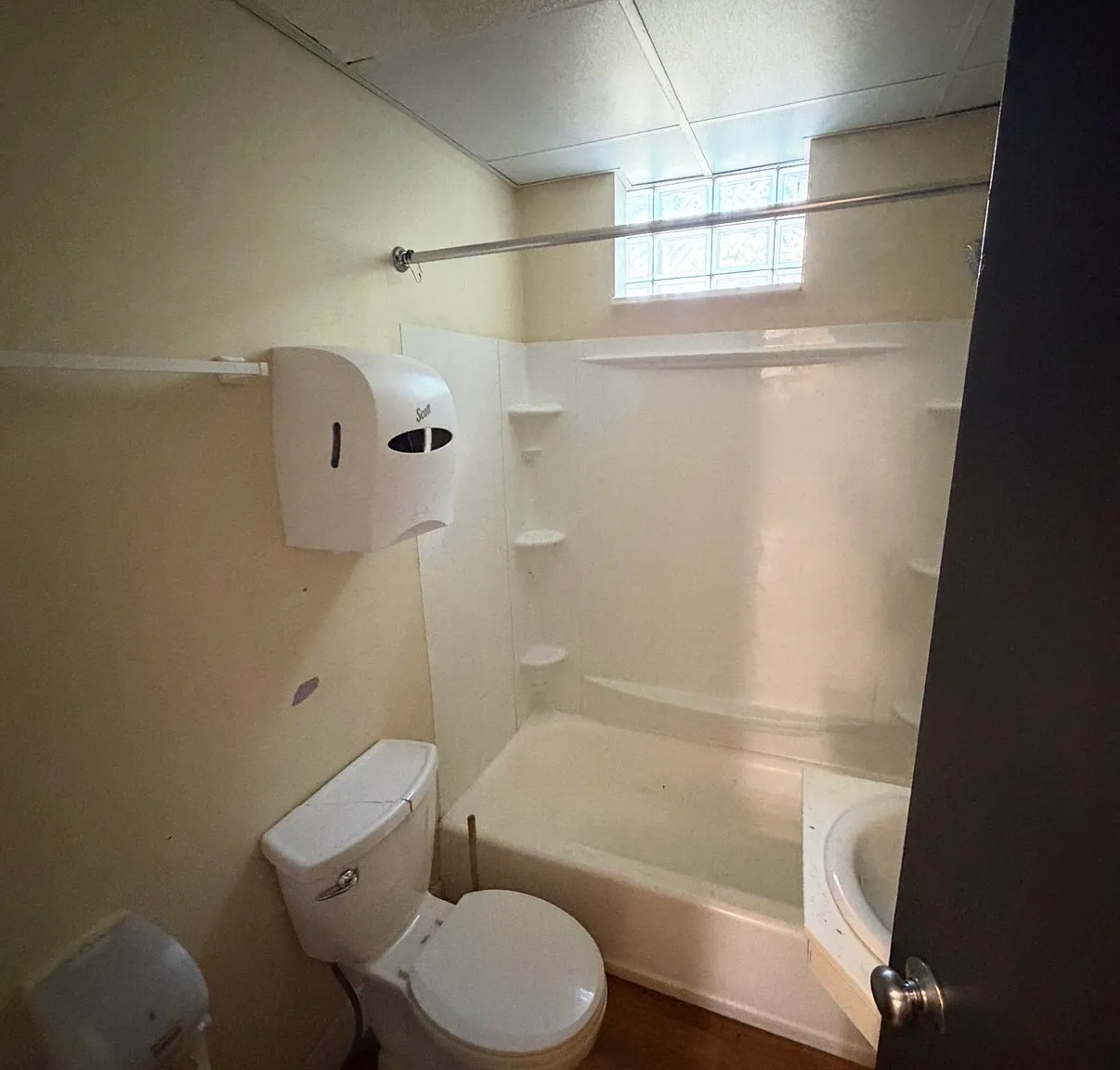 2 bed, $1,025 — Photo 3