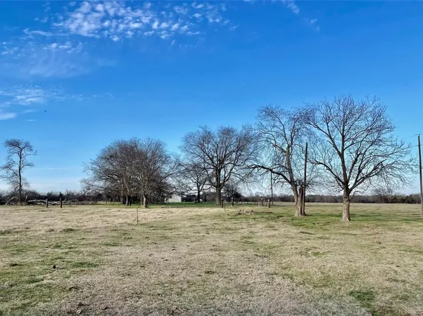 999 County Road 2810 N, Honey Grove, TX 75446