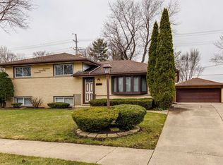 826 E Holly Way, Palatine, IL
