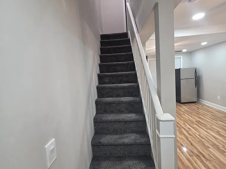 2055 Carver St — Photo 4