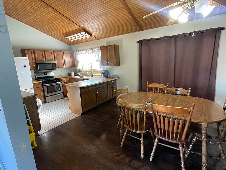 17514 Calhoun St — Photo 13