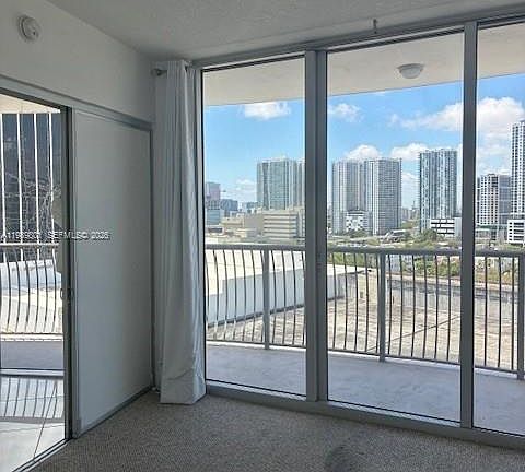 3rd image of 1750 N Bayshore Dr APT 1714