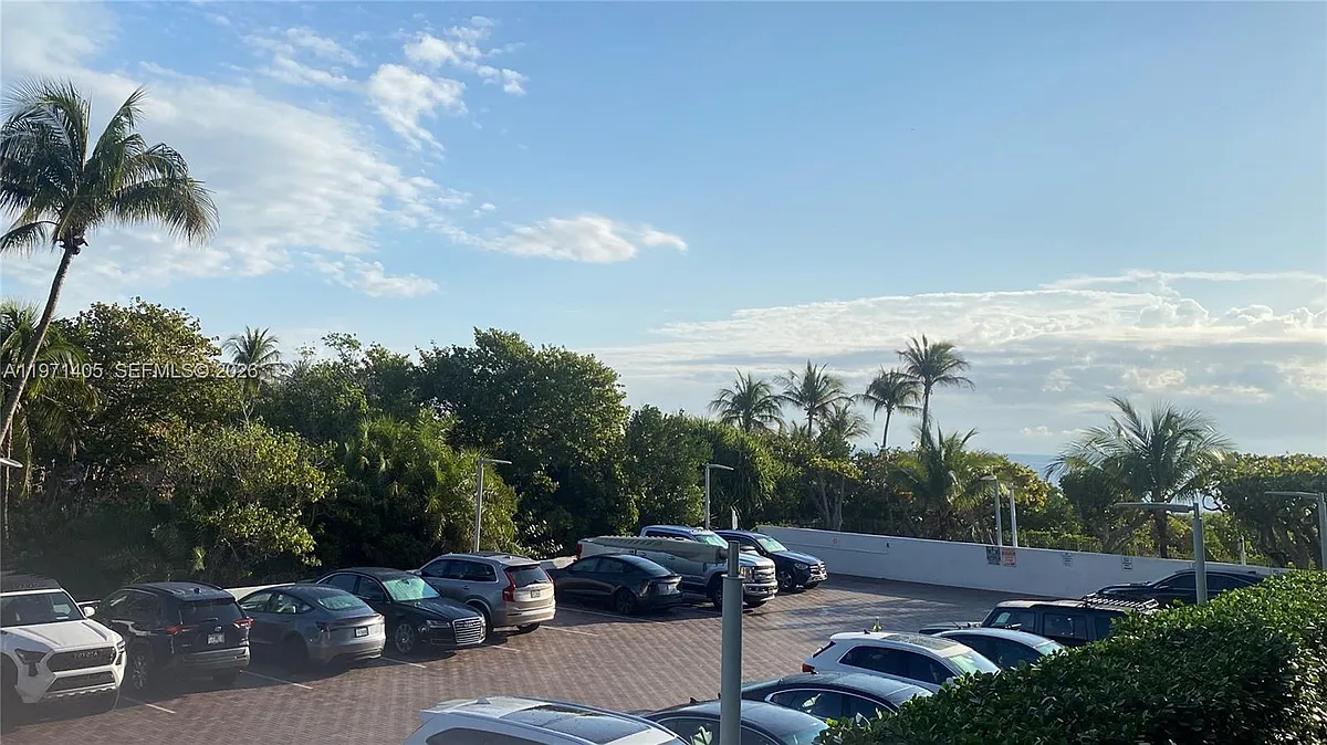 Building Photo - 177 Ocean Lane Dr #204