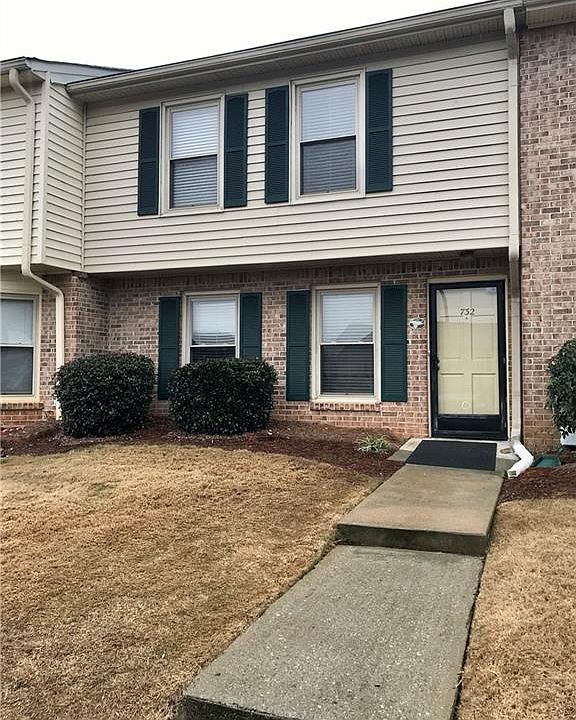 1st image of 732 Longleaf Dr
