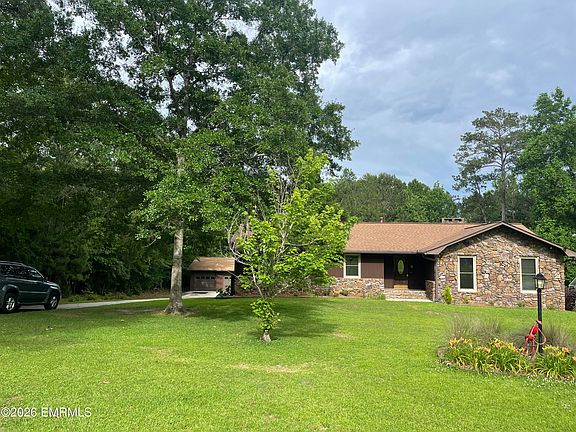 2nd image of 218 Woodland Hills Dr