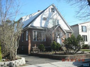 1022 Edgewood Ln, Fort Lee, NJ 07024