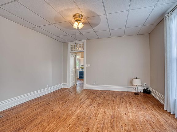 5th image of 606 S Harlan Ave