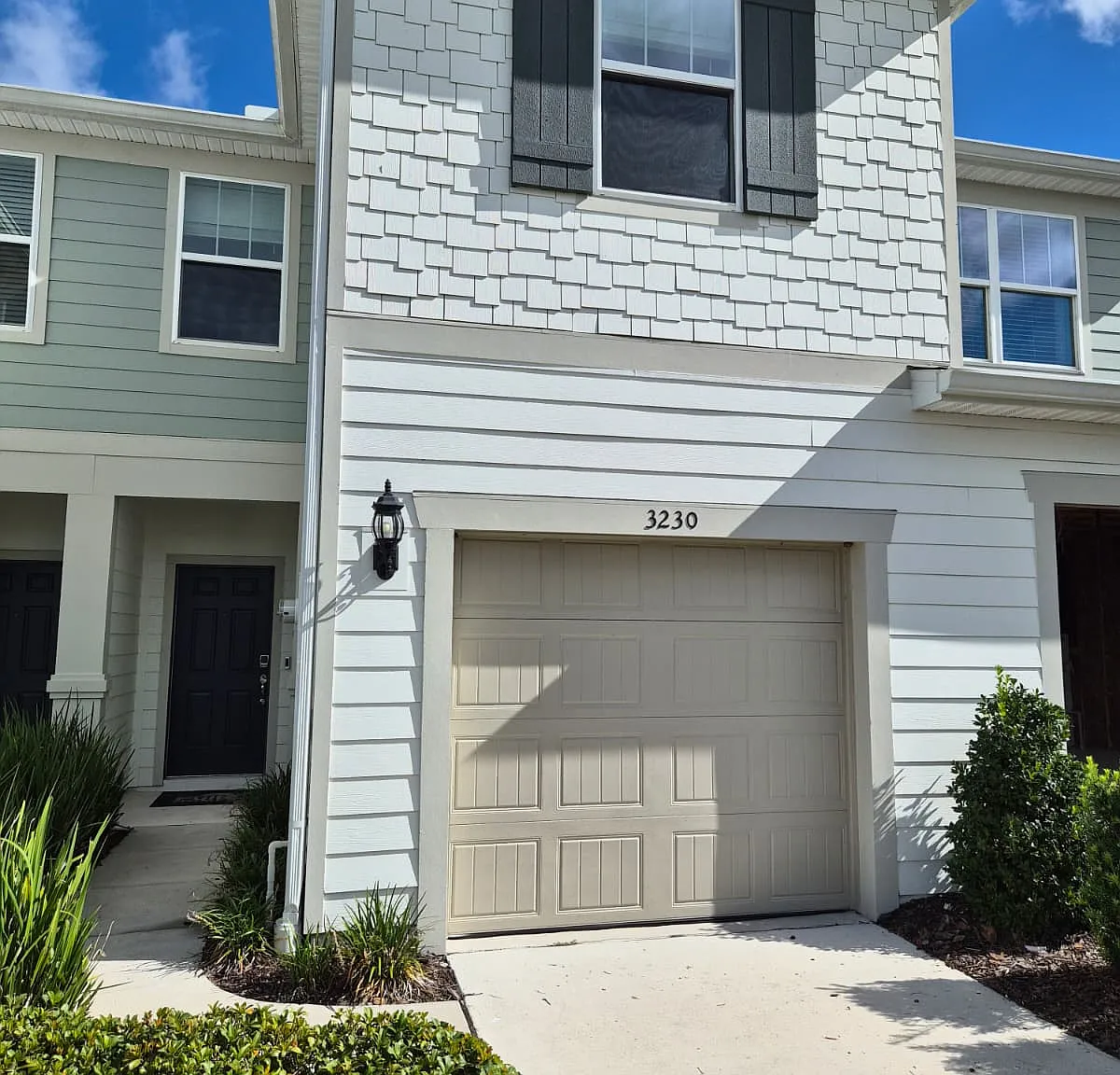 3 bed, 2.5 bath, 1699 sqft, $2,399 — Photo 1