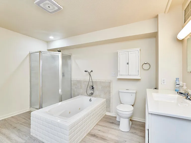 1421 N Park Pl — Photo 50