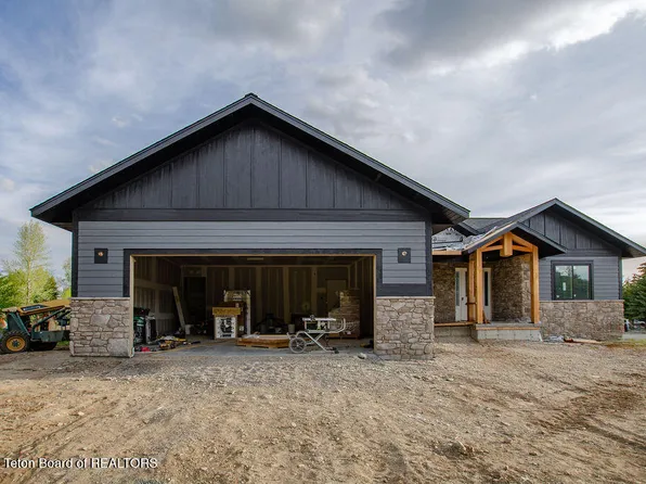 10 Porto Rd, Thayne, WY 83127