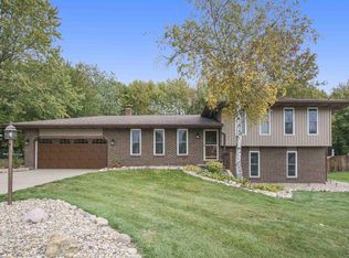 51910 Chicory Ln, Granger, IN 46530
