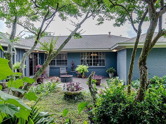 5th image of 11421 Pecan Cir