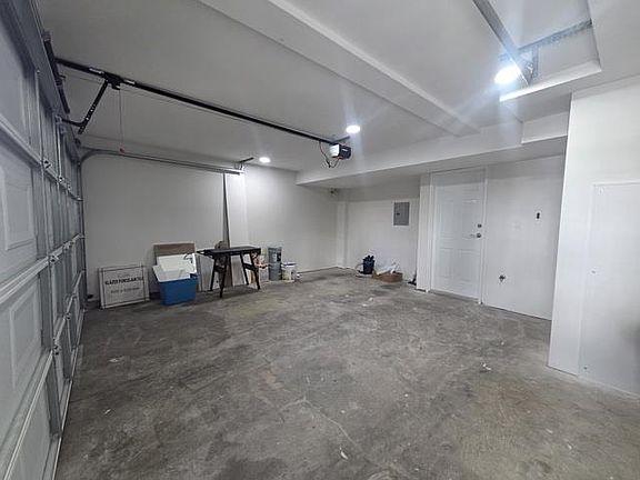 2nd image of 11571 Thorpe Rd #38