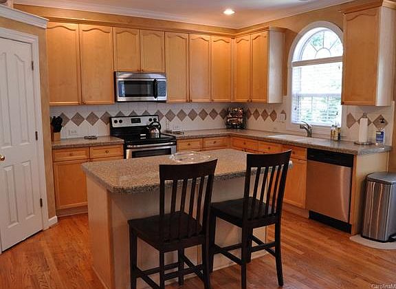 5th image of 11213 Fountaingrove Dr #17