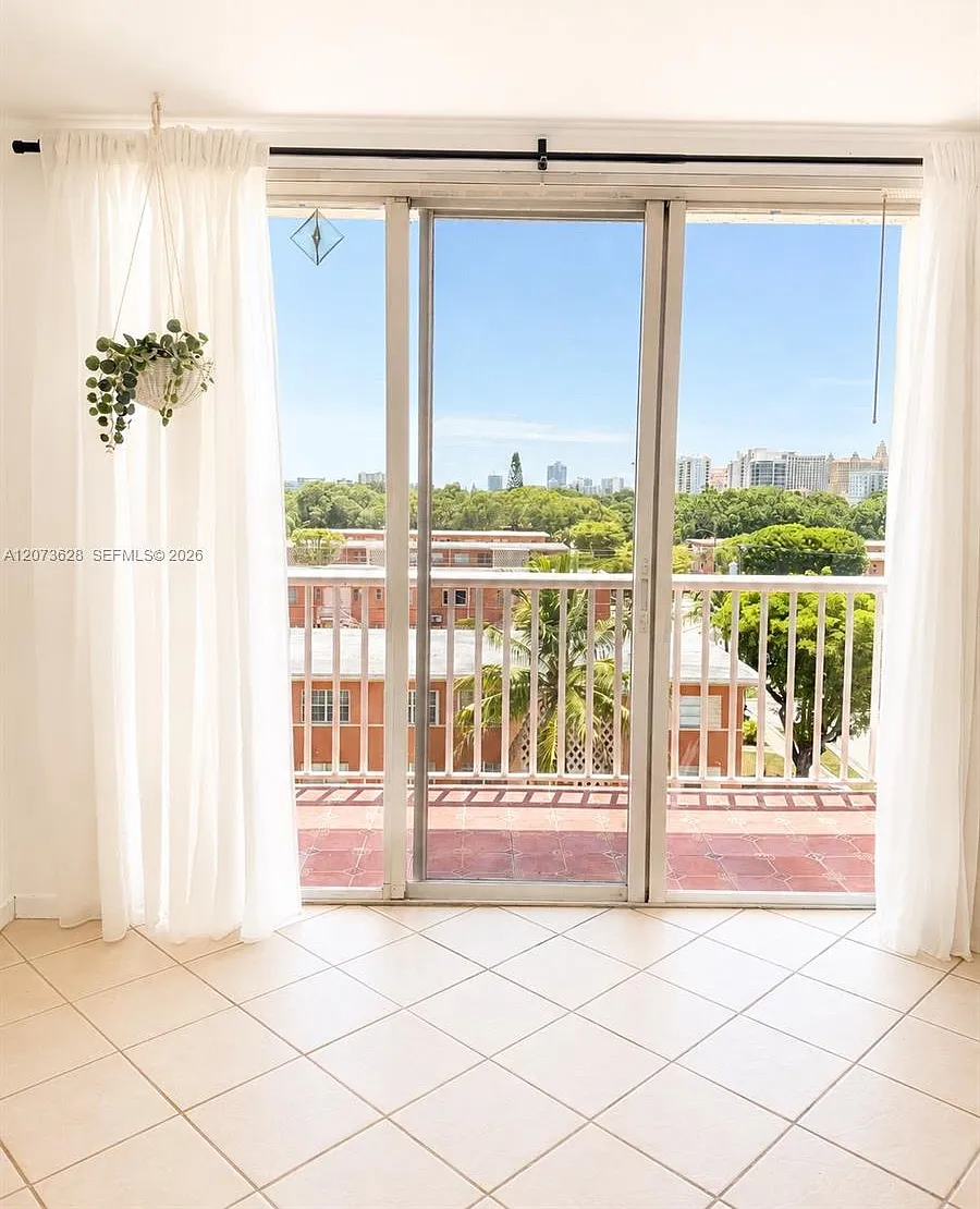 Cordoba Condo — Photo 1