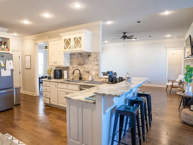 3707 Sterling Oaks Dr — Photo 11