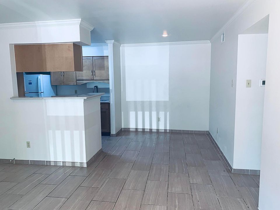 1st image of 1534 Lincoln Way APT 104