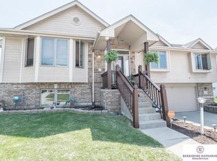 7523 Girard St, Omaha, NE 68122