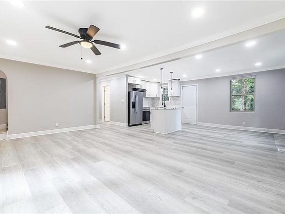 4th image of 1767 Line St