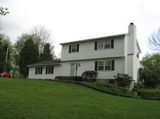 16 Spring Lake Dr, East Stroudsburg, PA