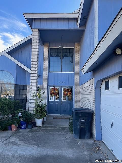 1st image of 2124 Royal Ridge Dr