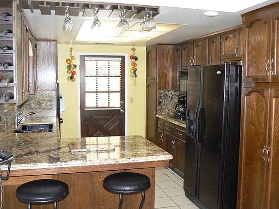Kitchen remodeled with granite and new appliances/fixtures