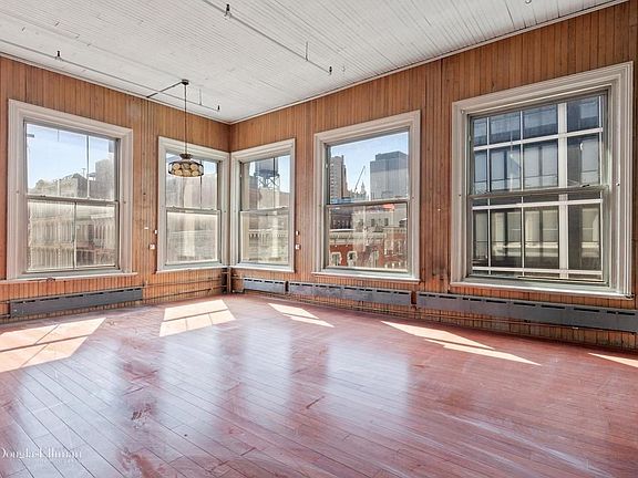 4th image of 70 Grand St