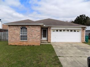 9490 Parker Place Dr, Navarre, FL 32566