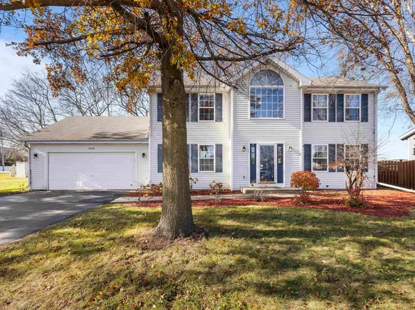 10528 Meadowsweet Ln, Roscoe, IL 61073