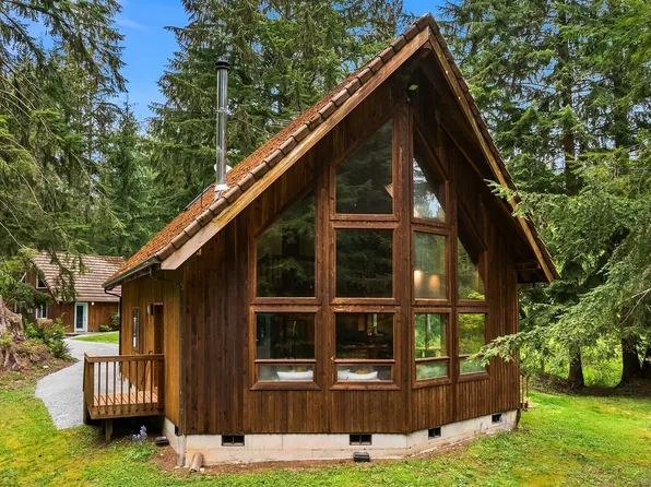 9126 N Cedarvale Loop Road, Arlington, WA 98223