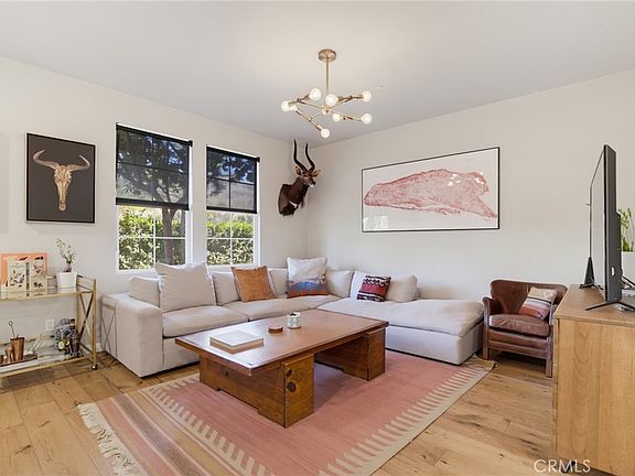 2nd image of 27344 Oaktree Pl