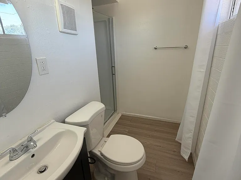 2150 W Missouri Ave #104 — Photo 8
