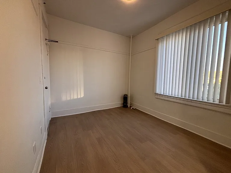 1315 S Flower St — Photo 16