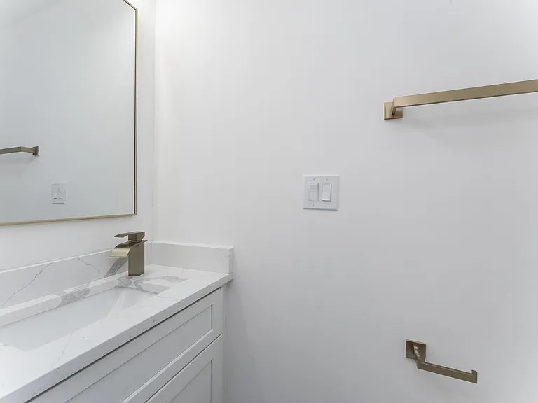 2230 Nicholson St SE #12 — Photo 18