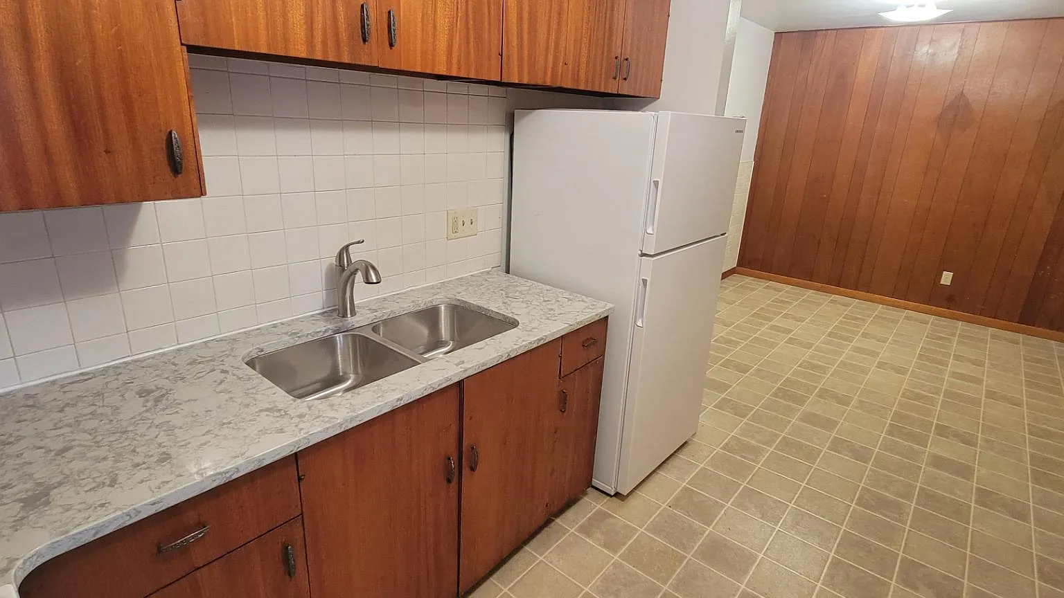 1011 Lincoln Street - 6 — Photo 2