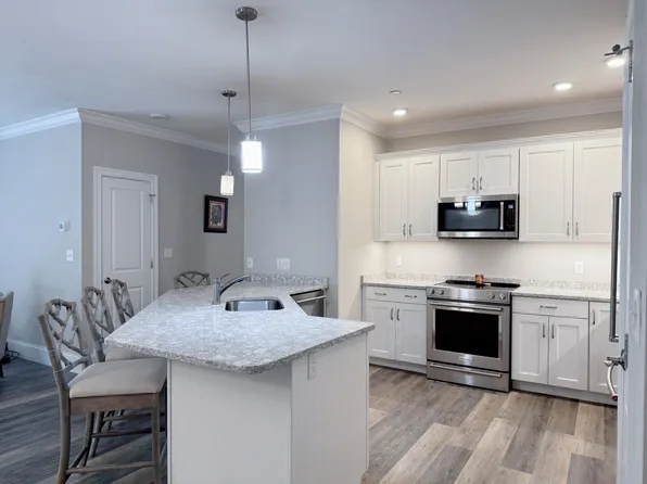 2 Henry David Drive #116, Nashua, NH 03062
