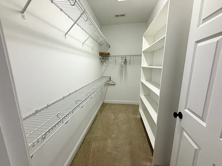 1102 Kinloch Dr — Photo 10