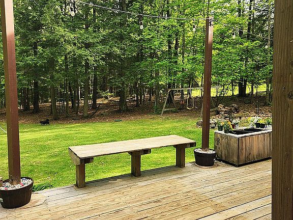 5th image of 560 New Ireland Rd